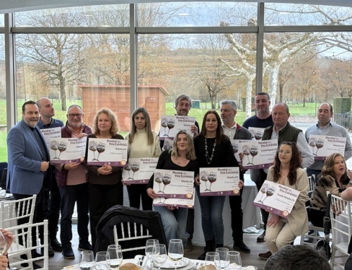 La Pequeña D.O. Ribeira Sacra entrega los galardones del Mundial de Vinos Extremos 2025, en una comida de confraternización